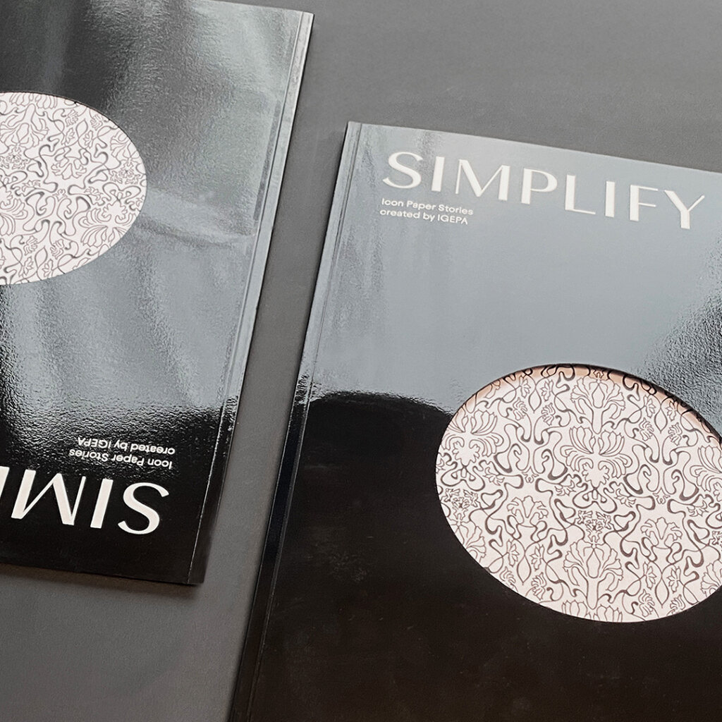 Zwei Cover liegend SIMPLIFY Icon Paper Stories created by IGEPA No 8